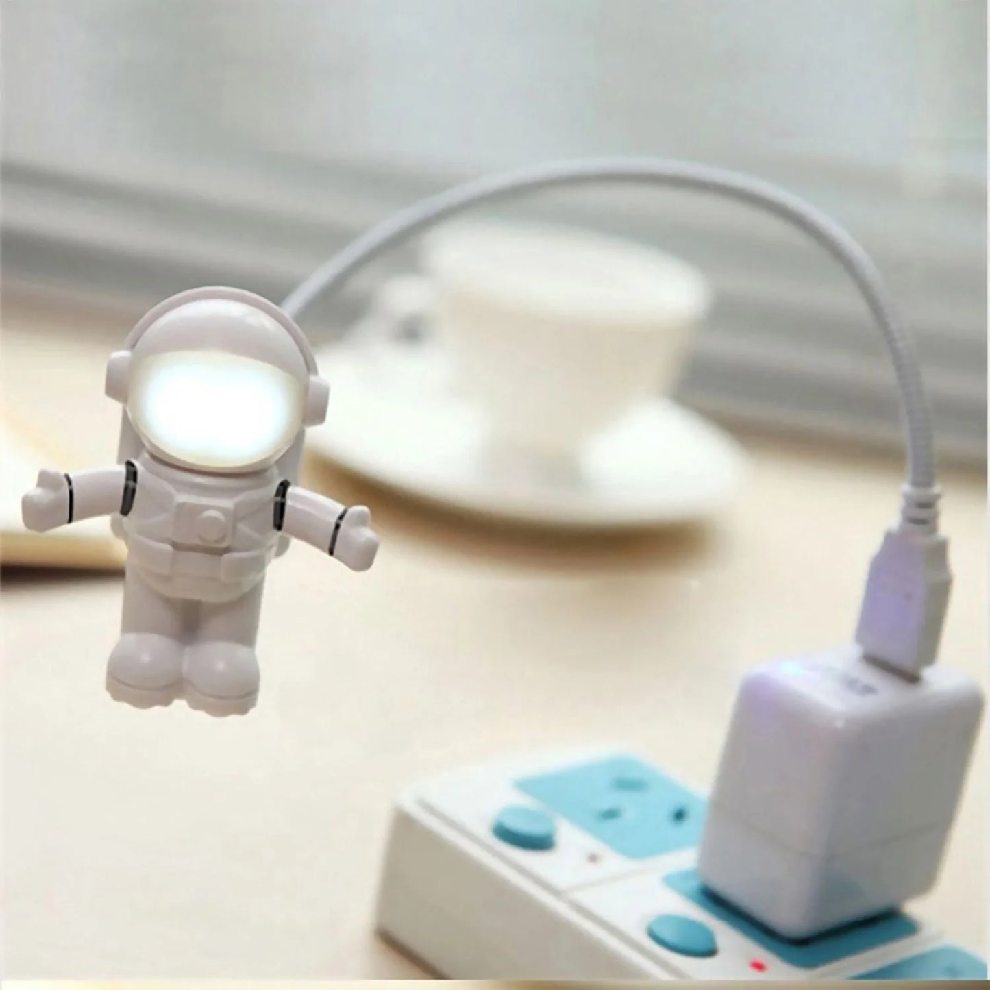 Adjustable Astronaut USB LED Night Light for Laptops